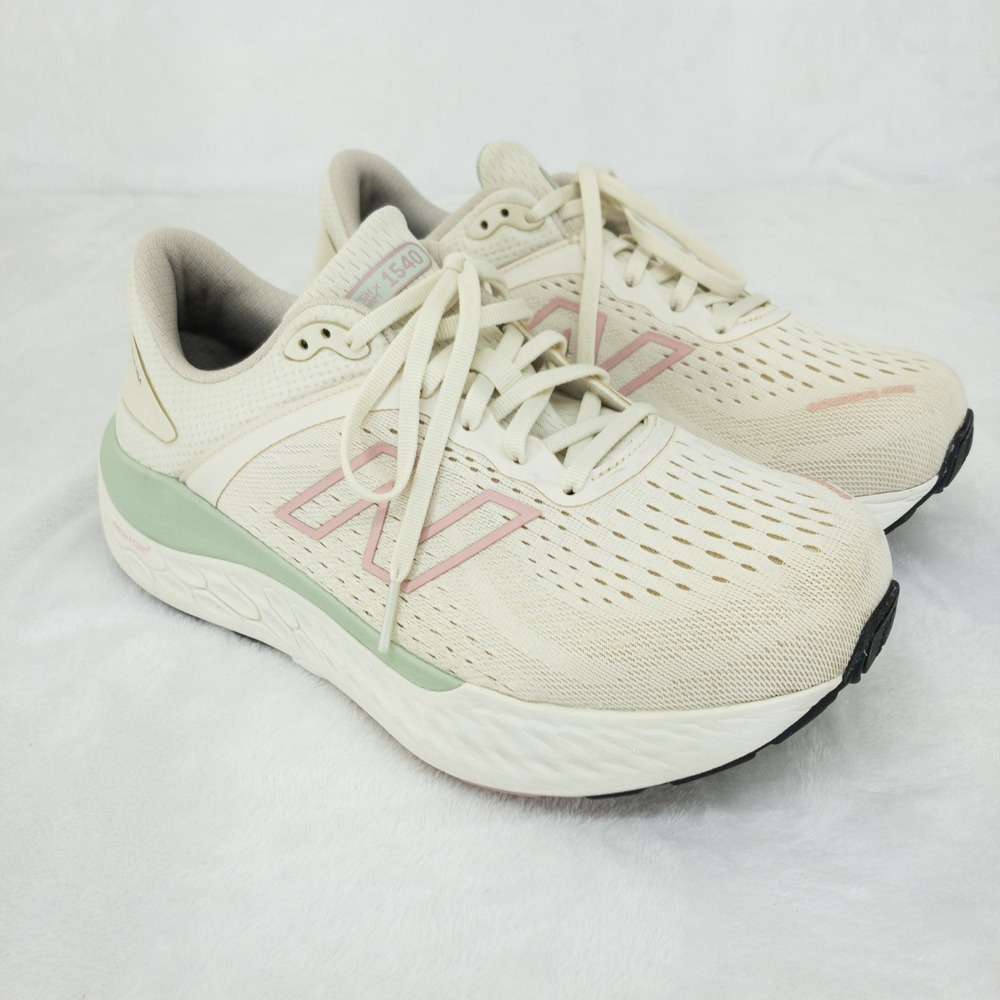 New Balance 1540v4 Running Shoes Womens Size 8.5 White Cream Fresh Foam X V4